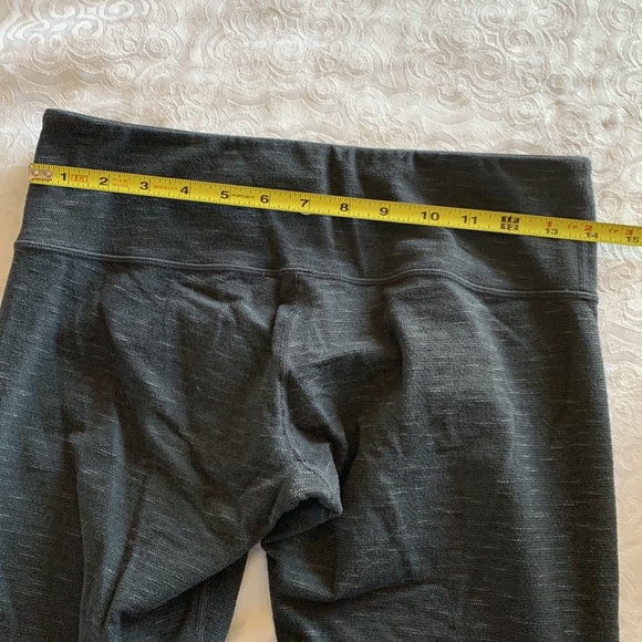 Lululemon Capri leggings - Picture 9 of 16